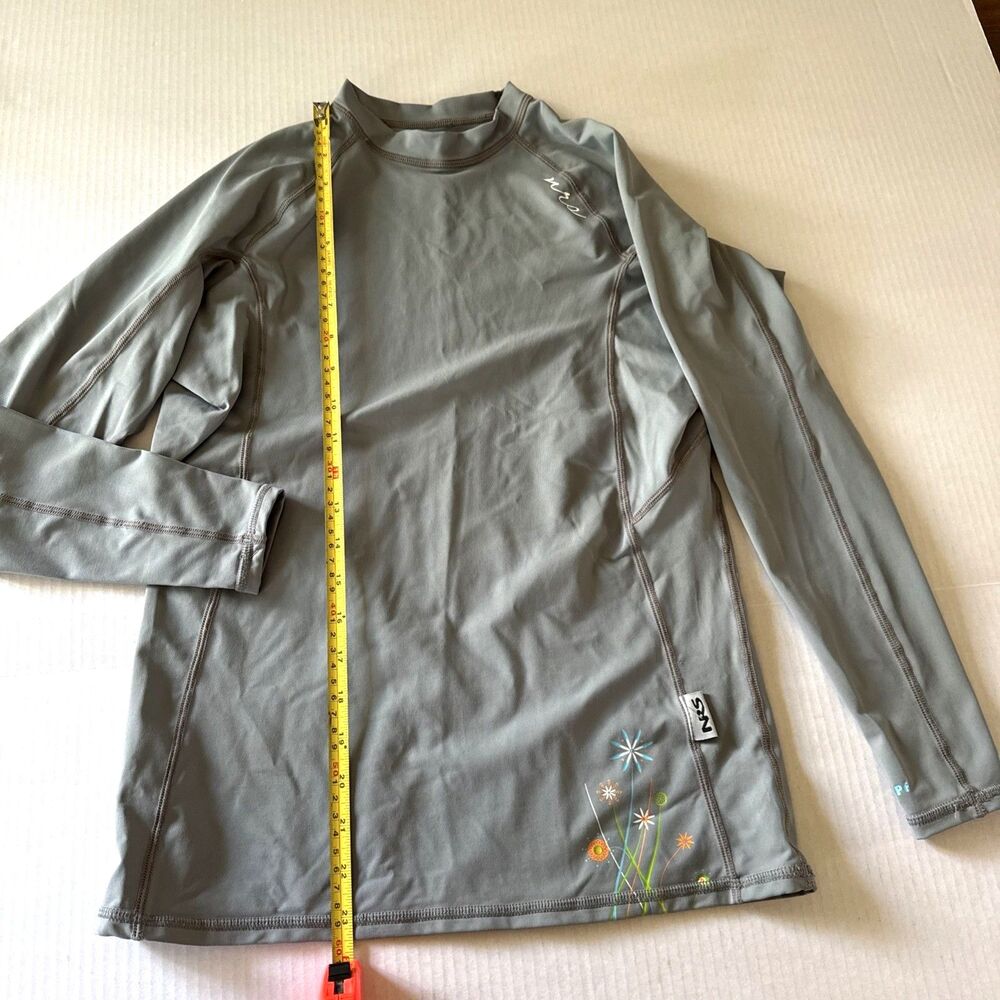 NRS Women's HydroSkin Long Sleeve Shirt Size M Gray Floral Accents